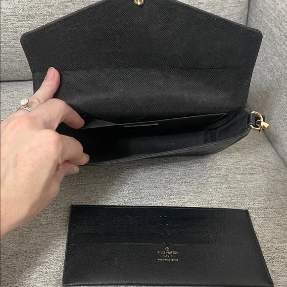 Embossed Black Shoulder Bag - Picture 3 of 4